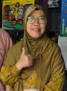 Bu Yupie Nurul Azkia pendiri dan pengajar senior Sekolah Inklusi Taruna Imani YUKA Yogyakarta
